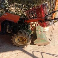 Motocoltivatore con accessori  in loco