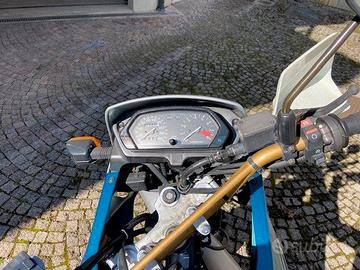 MOTO HONDA DOMINATOR