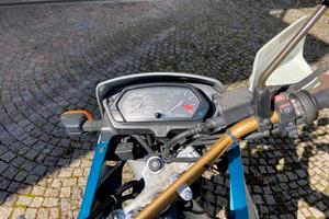 MOTO HONDA DOMINATOR