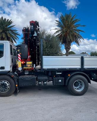 IVECO 180E32K NUOVO DA IMM. CON GRU FASSI 255 NUOV