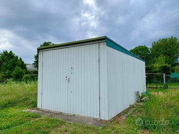 Box garage in lamiera