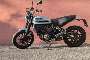 Ducati scrambler sixty2