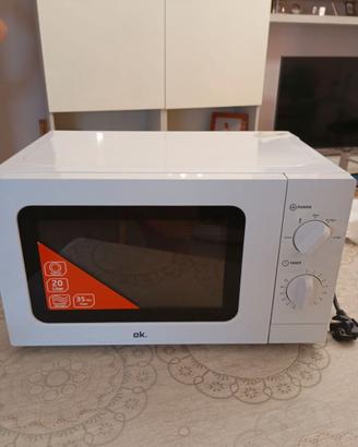 Forno a microonde praticamente nuovo