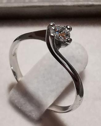 annello solitario con diamante 