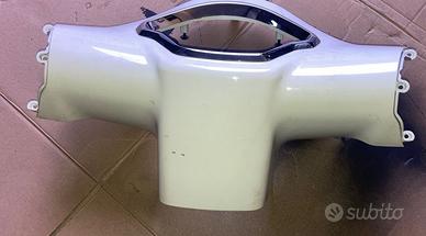 Carena piaggio vespa hpe contorno contachilometri 