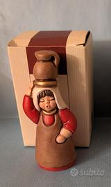 Donna con anfora presepe Thun rossa