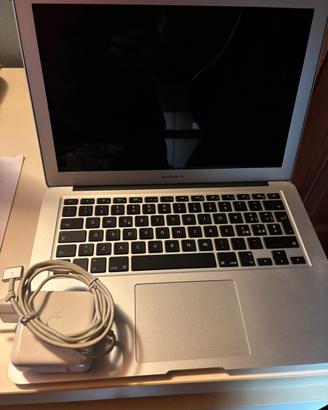Apple Macbook Air