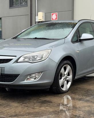 OPEL ASTRA J per ricambi usati A17DTR