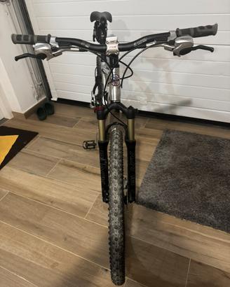 Bici mtb xt hardcore lee-cougan