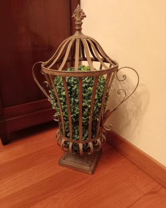 Vaso decorativo in ferro