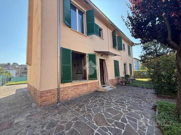 BIFAMILIARE A SISSA TRECASALI