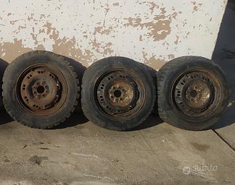 Pneumatici chiodati R14