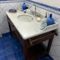 Mobile Bagno in Noce Tanganika e Marmo di Carrara