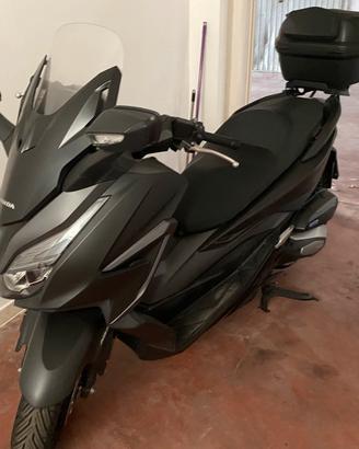 Honda forza 125