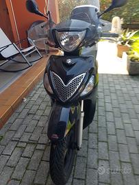 Scuter Suzuki