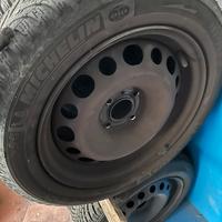 Gomme invernali su cerchi in ferro “16 citroen