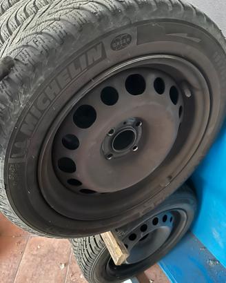 Gomme invernali su cerchi in ferro “16 citroen