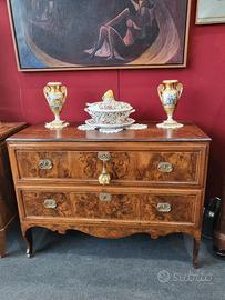 Elegante cassettone Luigi XV del '700