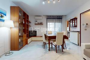 Trilocale con loggia verandata, cantina e posto au