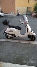 Piaggio Vespa 300 GTS - 2017