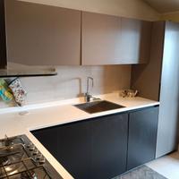 Cucina completa di elettrodomestici