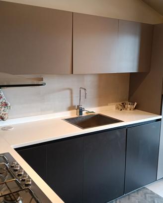 Cucina completa di elettrodomestici