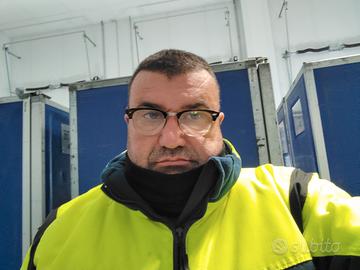 Magazziniere mulettista con patentino