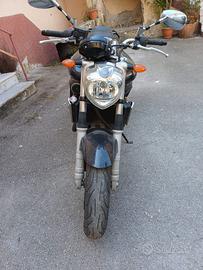 Moto YAMAHA FZ6 da strada