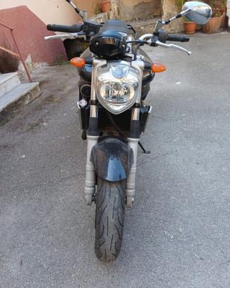 Moto YAMAHA FZ6 da strada