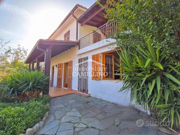 Casa indipendente con terreno