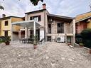 villa-o-villino-castelvetro-piacentino
