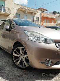 Peugeot 208 1.6 HDi 92 CV S&S Allure 