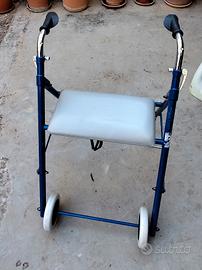 deambulatore pieghevole 