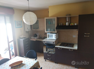 Affiitasi stanza arredata servitissima ENI/MM3