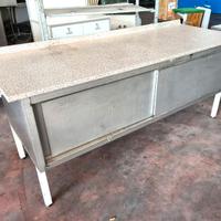 tavolo armadiato per cucina usato