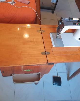 Macchina da cucire Necchi Type 564 vintage
