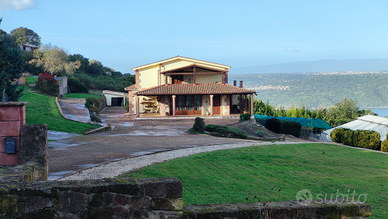 Villa con serre