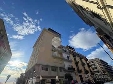 2 LOCALI A CASTELLAMMARE DI STABIA