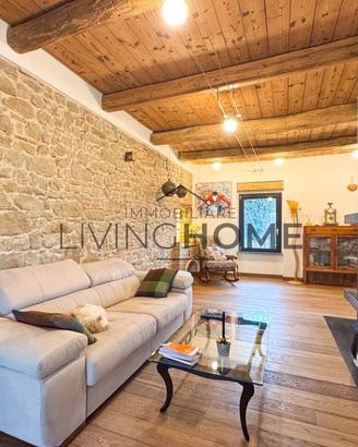Casa indipendente di 368 m² con più di 5 locali e 
