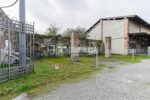 RUSTICO INDIPENDENTE CON GIARDINO