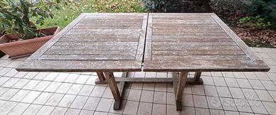 Tavolo in legno da esterno