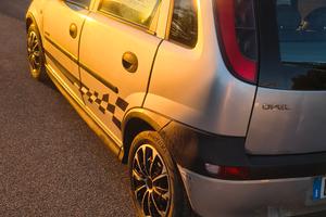 Opel Corsa C 1.2 16V – Anno 2000