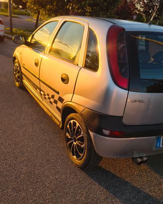 Opel Corsa C 1.2 16V – Anno 2000