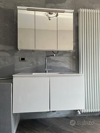 Mobile bagno con lavabo integrato