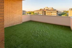 Attico / Mansarda di 135 m² con più di 5 locali e 