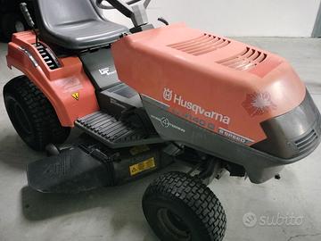 Trattorino tagliaerba HUSQUARNA bilama
