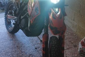 moto KTM 520