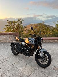 Moto Morini seiemmezzo