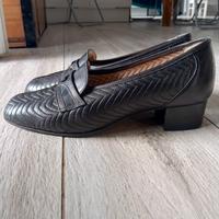 Scarpe signora nere tacco basso