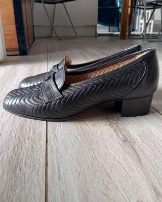 Scarpe signora nere tacco basso